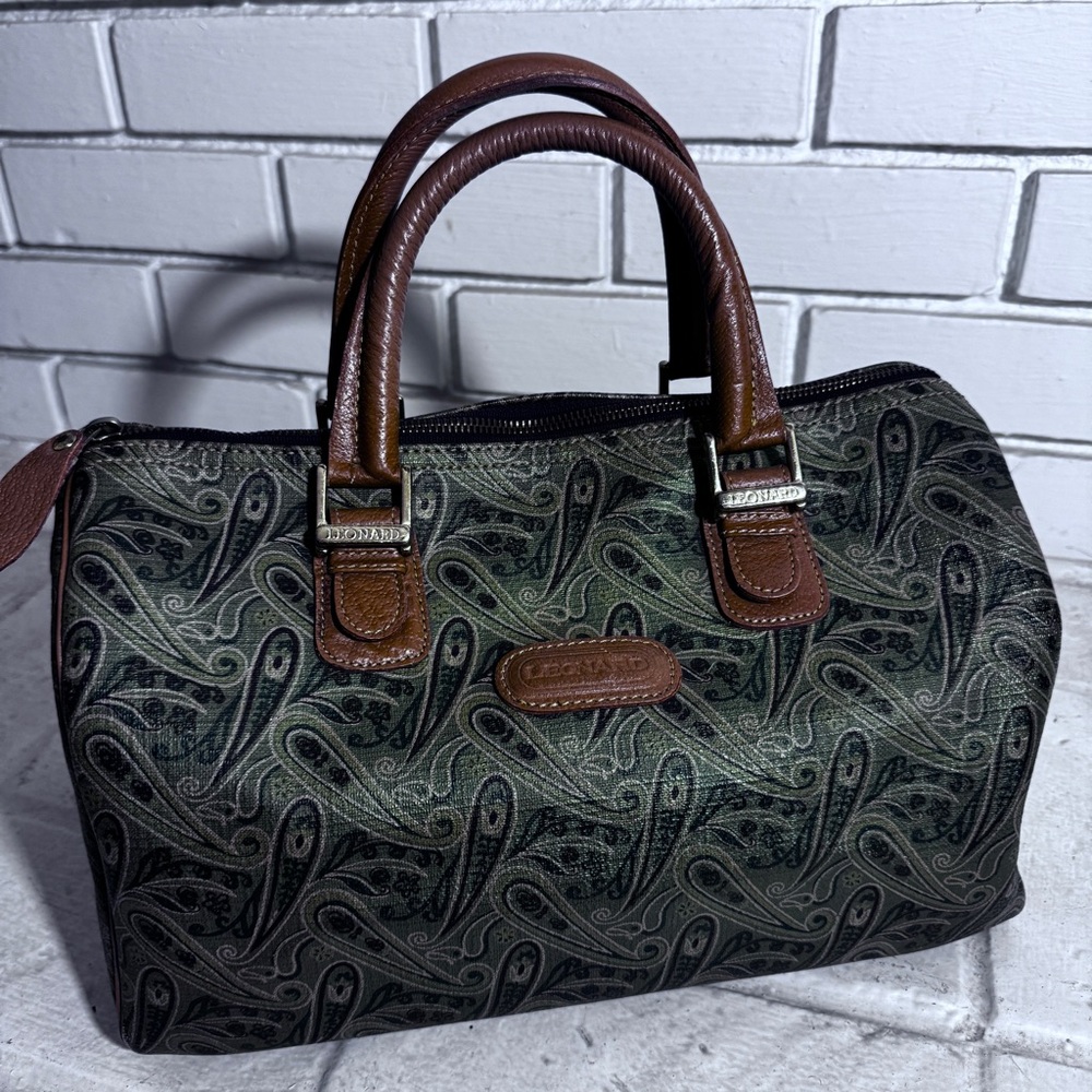 Leonard double handle vintage satchel bag with padlock, no key